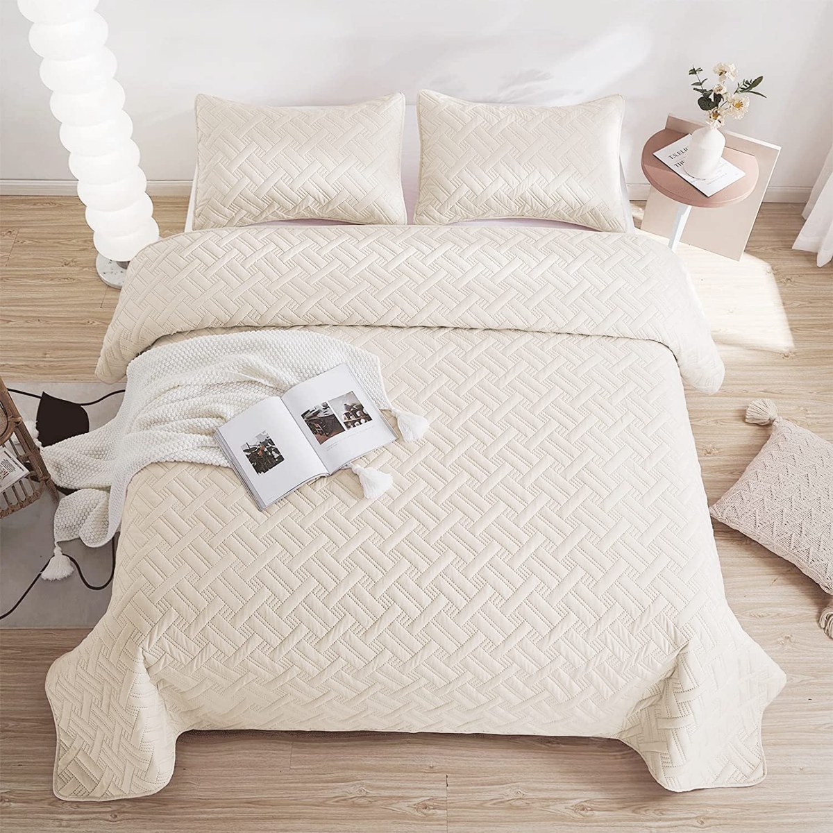 Atelier Chevron Quilted Bed Cover in Off White