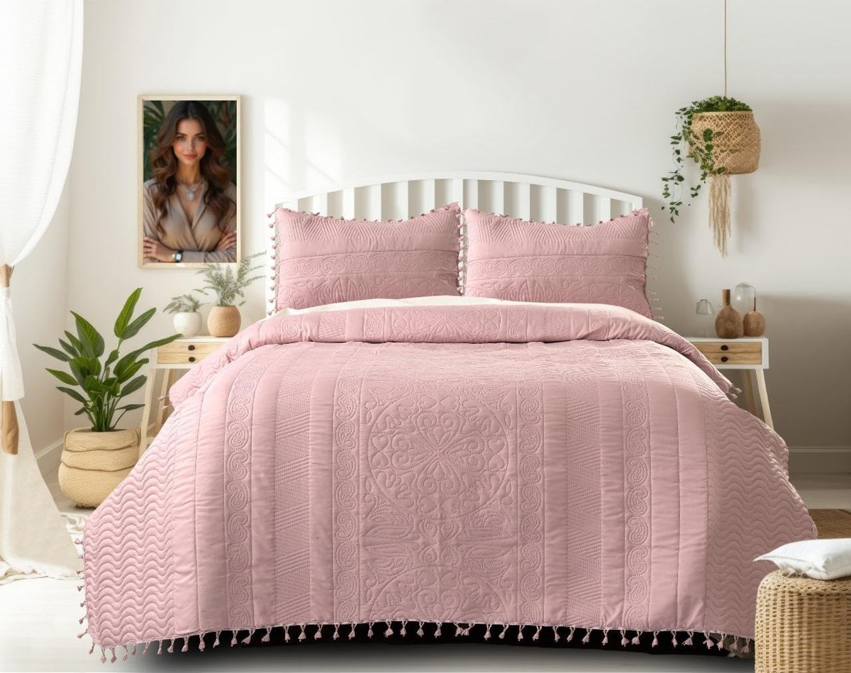Reversible Scroll Quilted Bed Cover in Rose Pink
