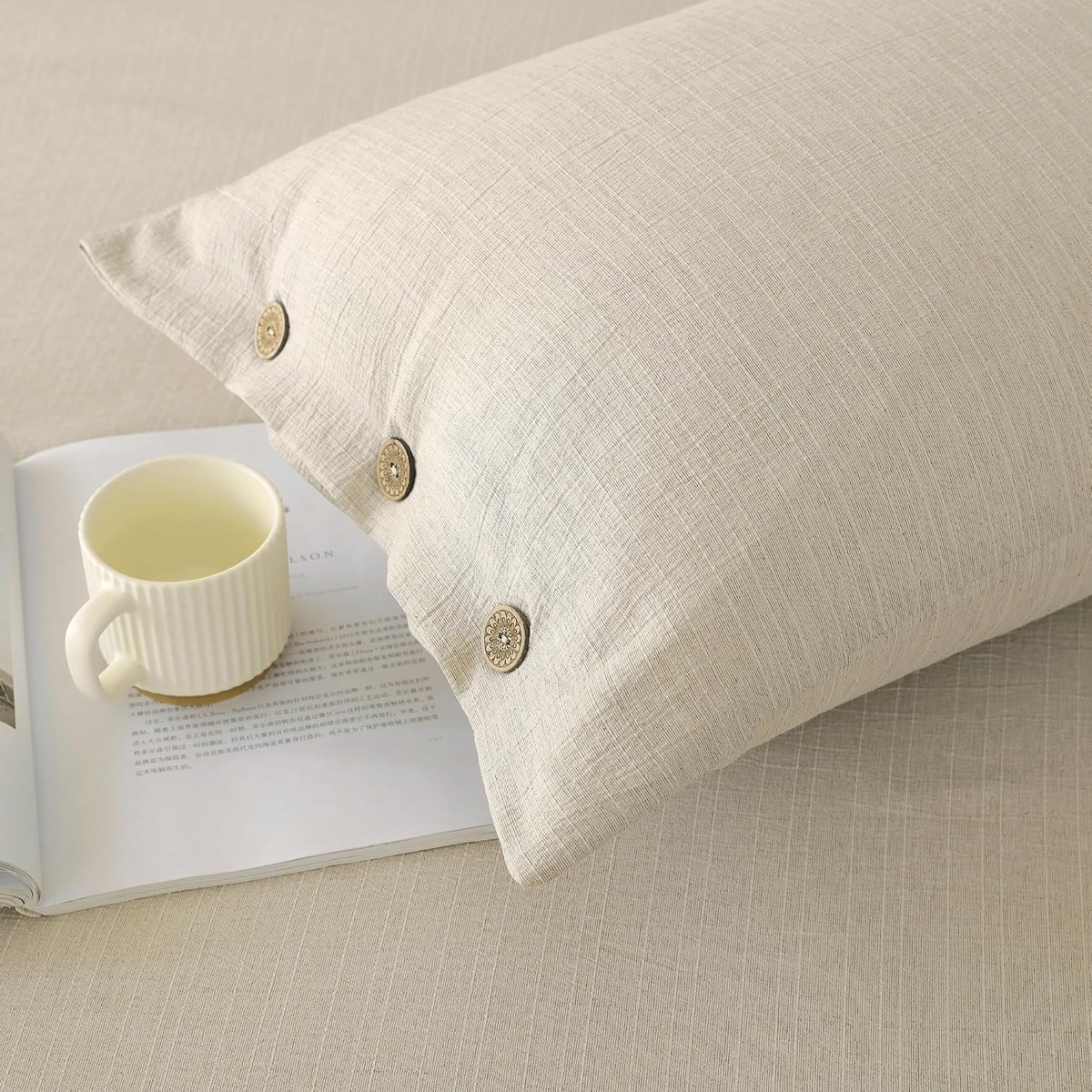 A closer look at Buttoned Linen King Sheet Set