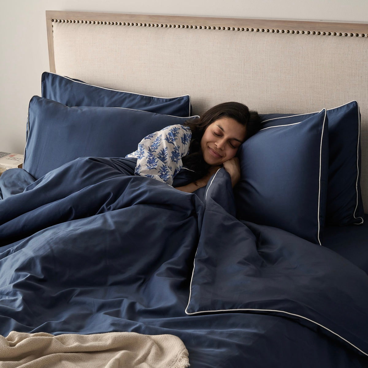 Piping Luxe Duvet Cover | 600 Thread Count in Midnight